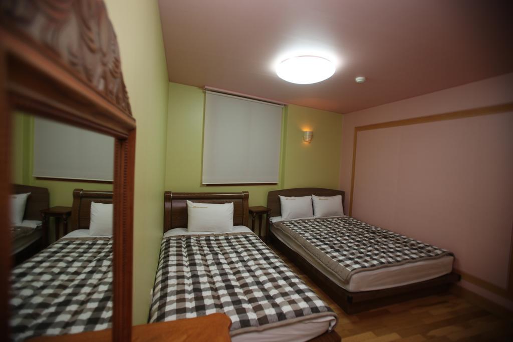 Hostel Lyndon Jeju Rum bild
