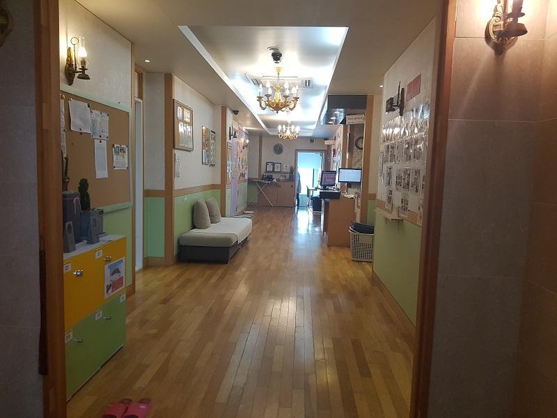 Hostel Lyndon Jeju Exteriör bild