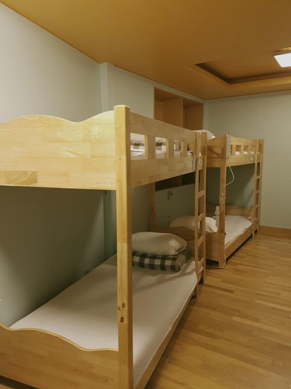 Hostel Lyndon Jeju Exteriör bild