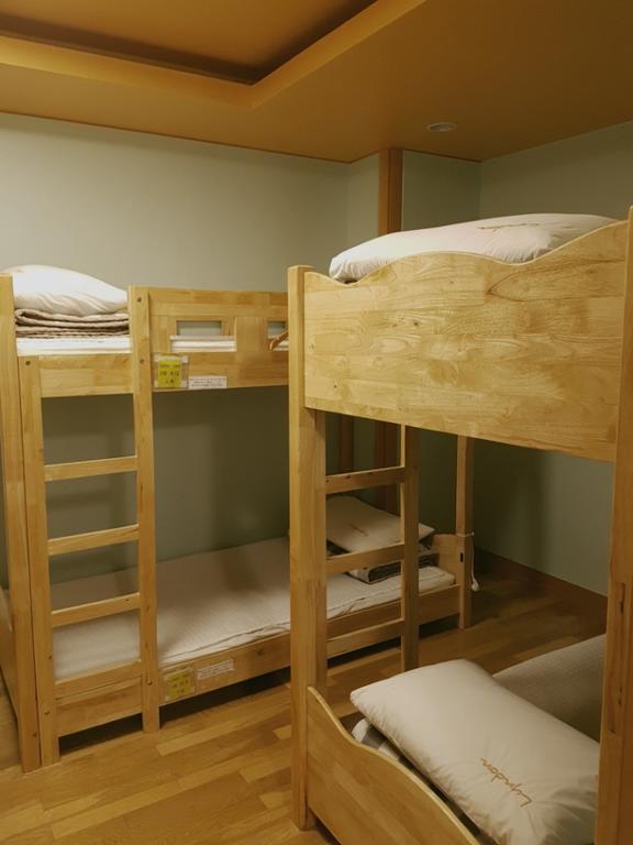 Hostel Lyndon Jeju Exteriör bild